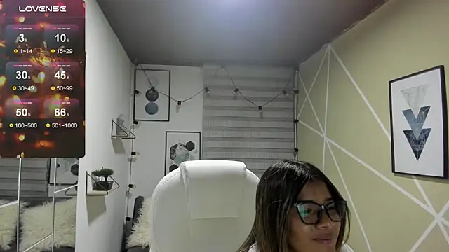 Enma  clark online show from December 20, 4:04 am