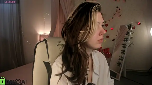 Vanessa Walters online show from March 19, 3:17 am