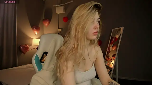 Vanessa Walters online show from March 6, 3:02 am