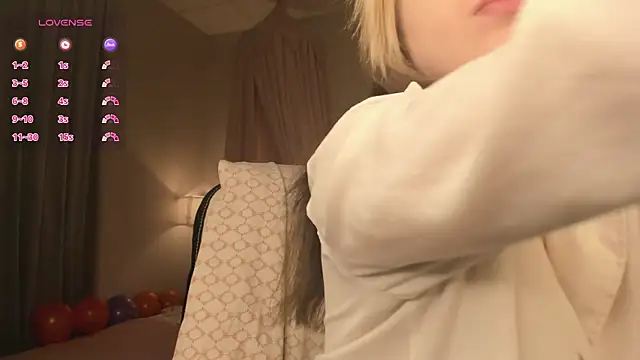 Vanessa Walters online show from October 26, 2:56 am