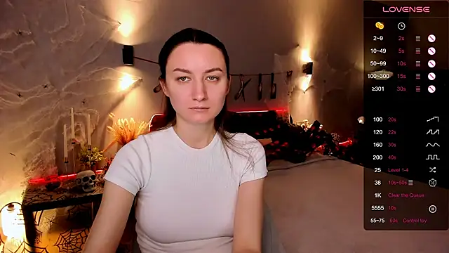 annacooleman online show from October 31, 2:19 am