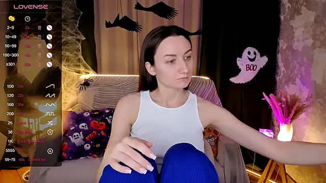 annacooleman online show from October 28, 2:12 am