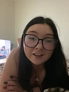 lulubells online show from January 19, 1:43 am