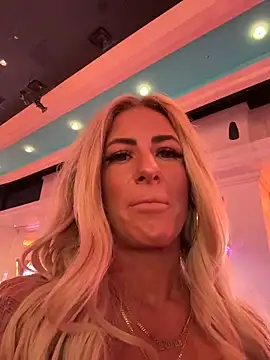 blondiluvsanal online show from March 8, 3:04 pm