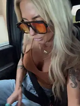 blondiluvsanal online show from April 20, 6:53 pm