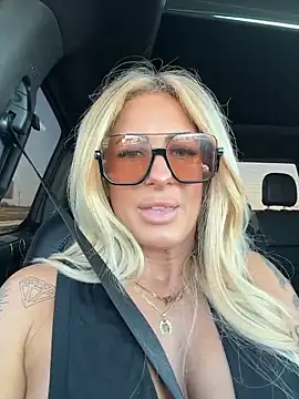 blondiluvsanal online show from February 28, 10:20 pm