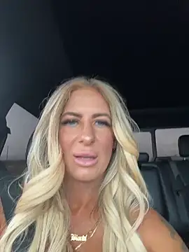 blondiluvsanal online show from February 14, 8:09 pm