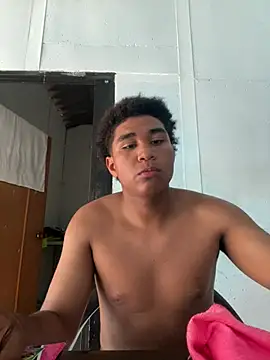 Snapshot of julian670 chatting on July 11, 9:04 pm julian670 online show from July 11, 9:04 pm