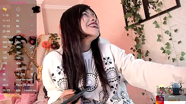 Punkys  online show from October 31, 10:49 pm