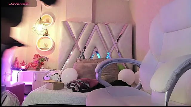 Punkys  online show from April 4, 11:33 pm