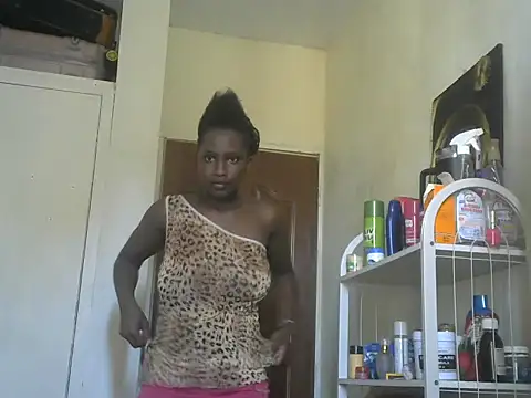 queen-goddess online show from November 8, 2:20 pm