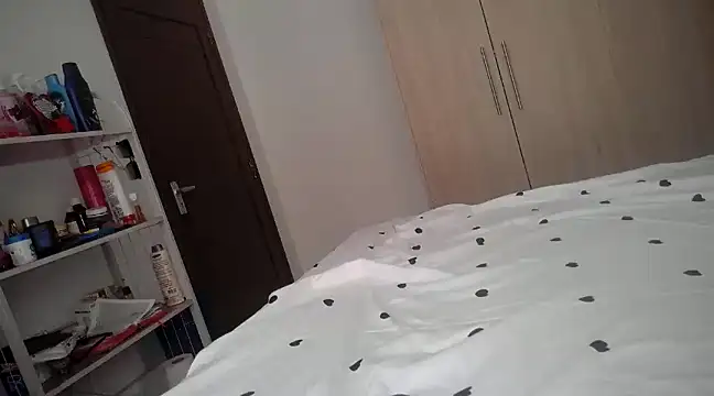 queen-goddess online show from February 24, 6:27 am