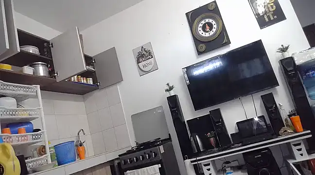 queen-goddess online show from March 22, 6:22 am