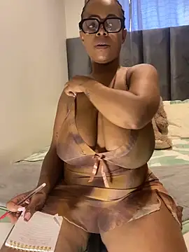 Snapshot of Saggy_areola95 chatting on February 9, 2:26 pm Saggy areola95 online show from February 9, 2:26 pm