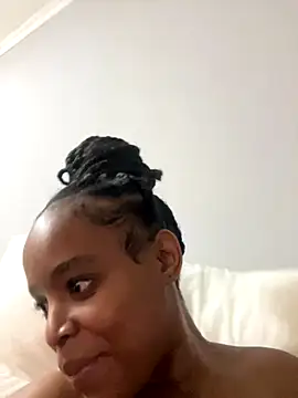 Snapshot of Saggy_areola95 chatting on November 17, 1:31 am Saggy areola95 online show from November 17, 1:31 am