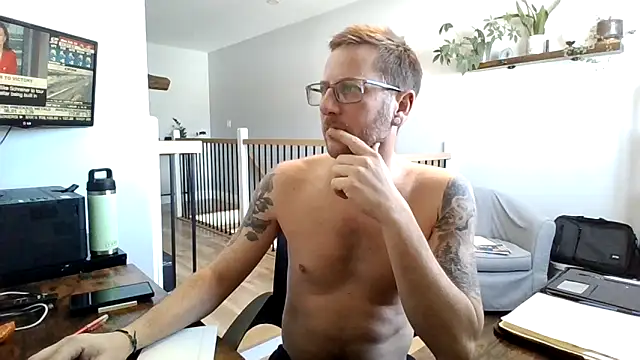 Bigdicktrav902 online show from February 10, 4:25 pm