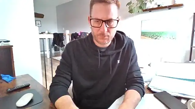 Bigdicktrav902 online show from April 14, 12:32 pm