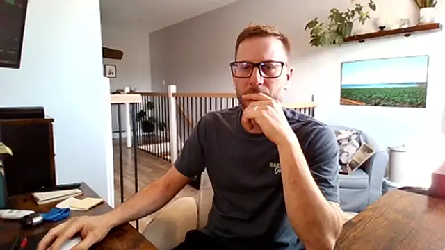 Bigdicktrav902 online show from April 8, 1:34 pm