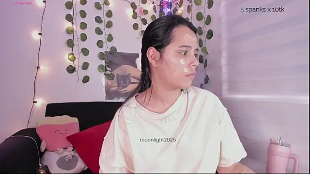 moonliiiight1 online show from September 18, 9:07 pm