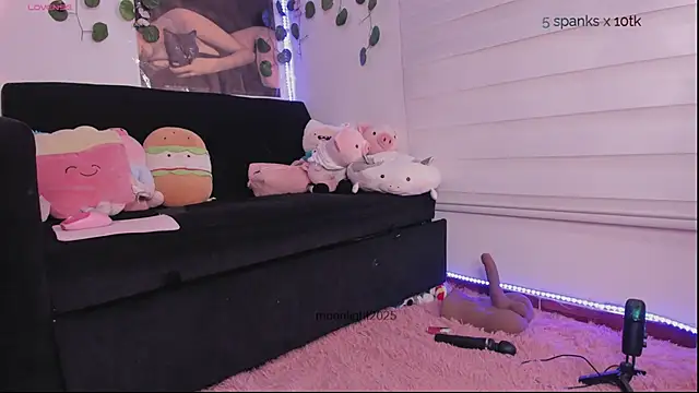 moonliiiight1 online show from September 23, 2:07 am