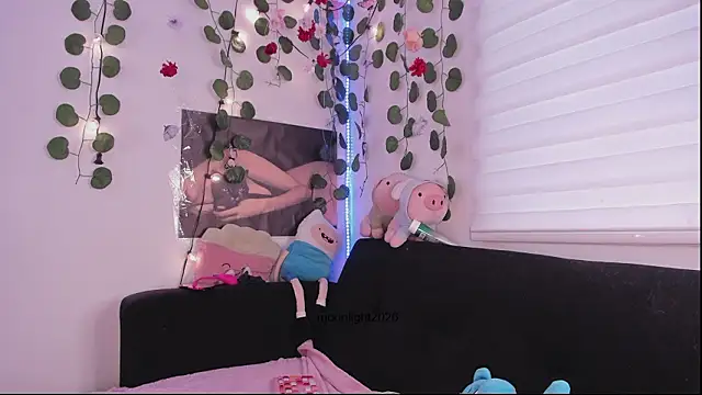 moonliiiight1 online show from March 5, 10:05 pm