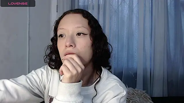 abbycutecs online show from November 17, 2:10 pm