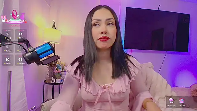 Snapshot of Maya_Bluee chatting on June 11, 11:24 pm Maya Bluee online show from June 11, 11:24 pm