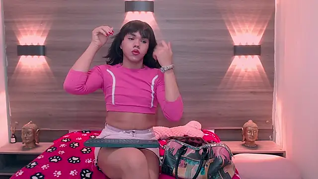 AndreaGil  online show from February 13, 4:29 pm