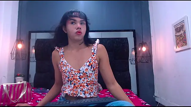 AndreaGil  online show from September 12, 7:13 pm