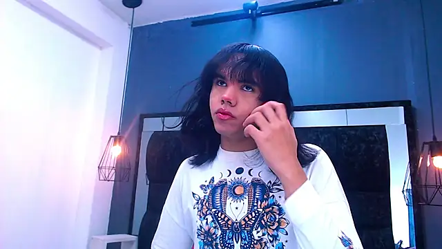 AndreaGil  online show from December 18, 12:31 pm