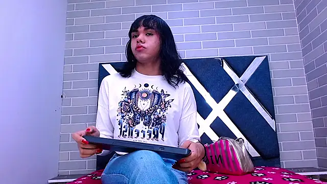 AndreaGil  online show from September 23, 7:54 pm