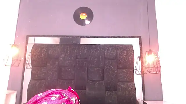 AndreaGil  online show from February 15, 8:08 pm