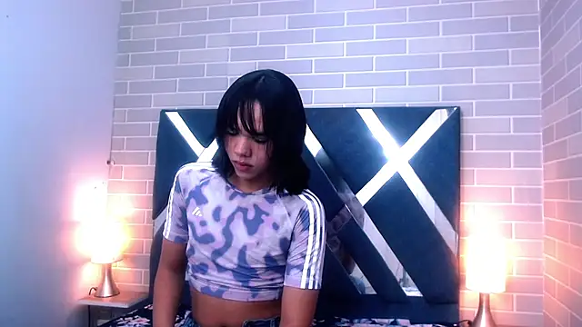 AndreaGil  online show from February 20, 11:20 am