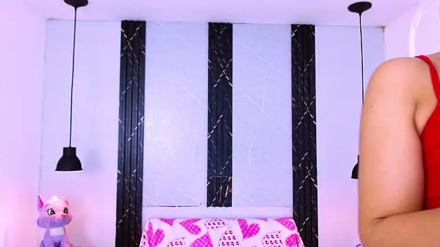 AndreaGil  online show from March 7, 12:21 pm