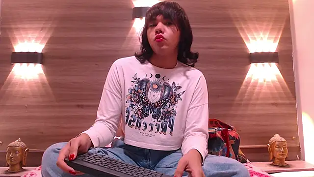 AndreaGil  online show from February 25, 5:46 pm