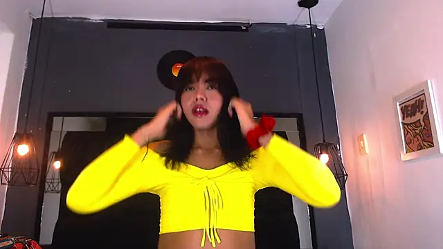 AndreaGil  online show from January 13, 7:29 pm