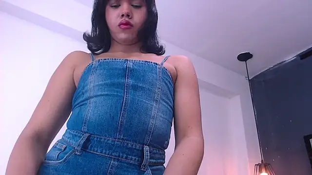 AndreaGil  online show from February 14, 7:14 pm