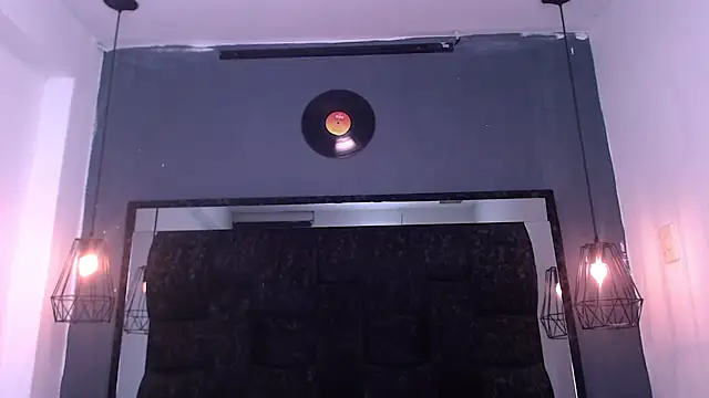 AndreaGil  online show from February 5, 7:21 pm