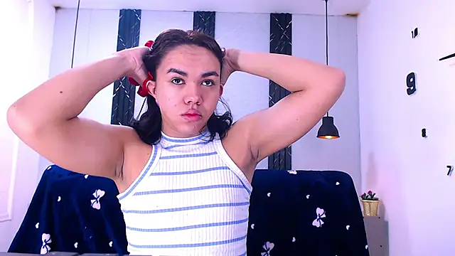 AndreaGil  online show from April 11, 12:31 pm