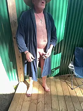 twist699 online show from April 9, 5:19 pm