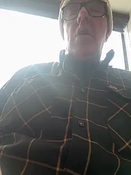 twist699 online show from March 25, 9:14 pm