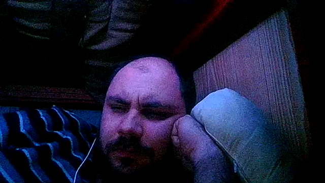 Snapshot of ZARRENAAR3 chatting on February 3, 10:43 pm ZARRENAAR3 online show from February 3, 10:43 pm