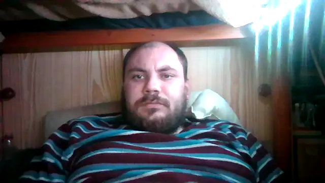 Snapshot of ZARRENAAR3 chatting on February 2, 10:17 pm ZARRENAAR3 online show from February 2, 10:17 pm