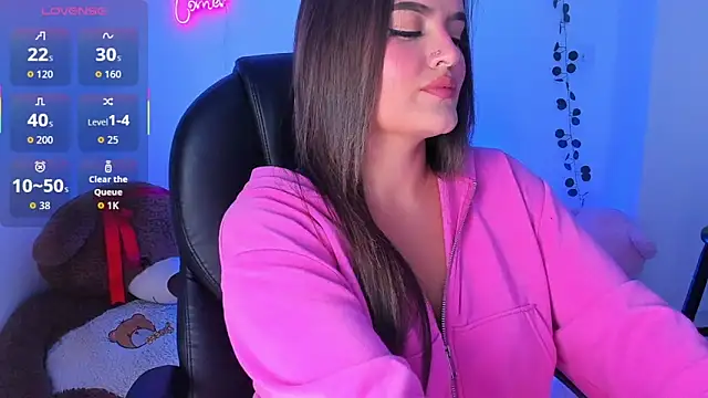 ellarosee  online show from April 4, 6:58 pm