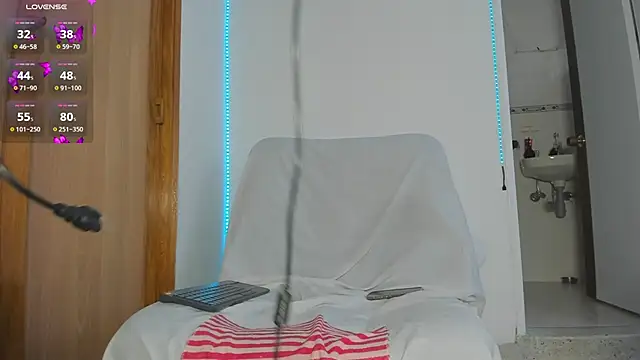 lily evil online show from December 4, 4:28 pm