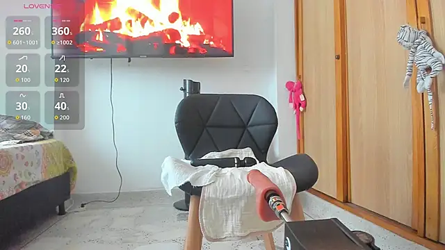 lily evil online show from February 25, 7:03 pm