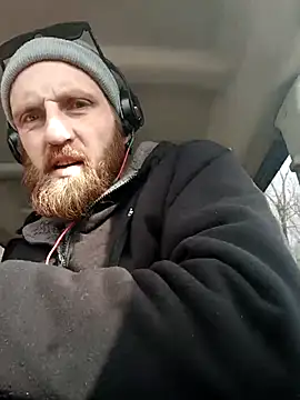 Snapshot of otterlover123 chatting on February 23, 8:11 pm otterlover123 online show from February 23, 8:11 pm