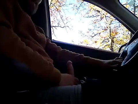 Snapshot of otterlover123 chatting on November 4, 4:33 pm otterlover123 online show from November 4, 4:33 pm