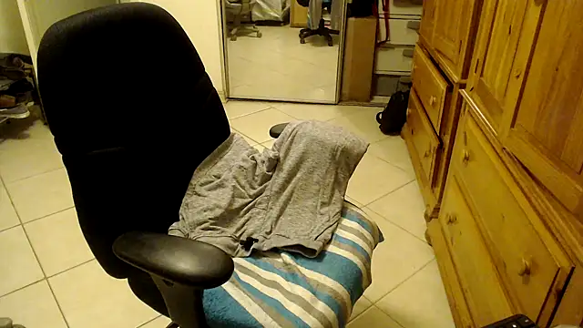 Snapshot of joeydee1 chatting on February 16, 12:54 pm joeydee1 online show from February 16, 12:54 pm