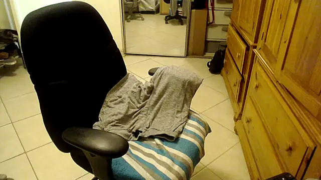 Snapshot of joeydee1 chatting on February 16, 7:05 pm joeydee1 online show from February 16, 7:05 pm